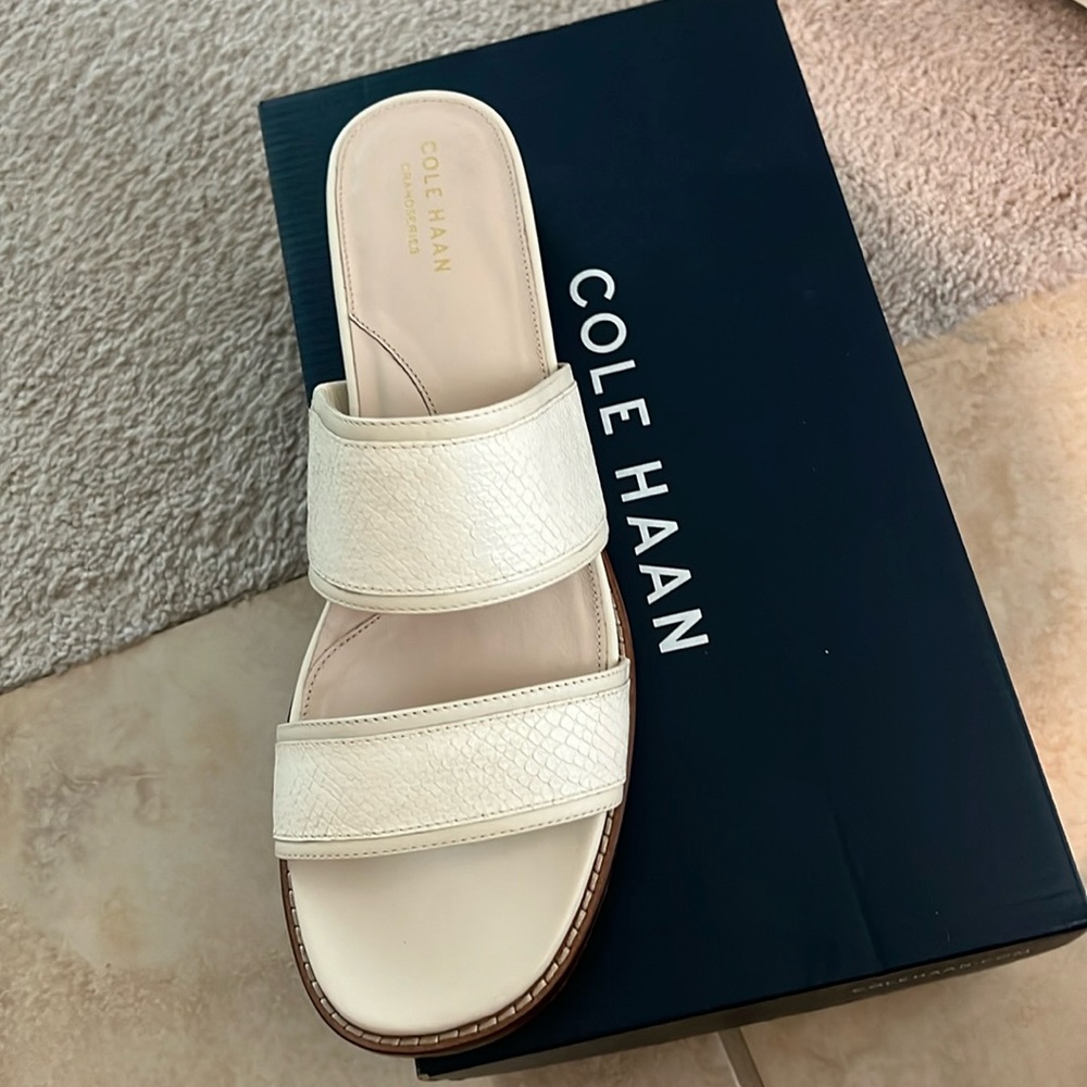Off white sandal